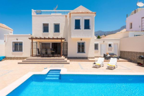 Beautiful VILLA Sahara, bbq, heated pool!